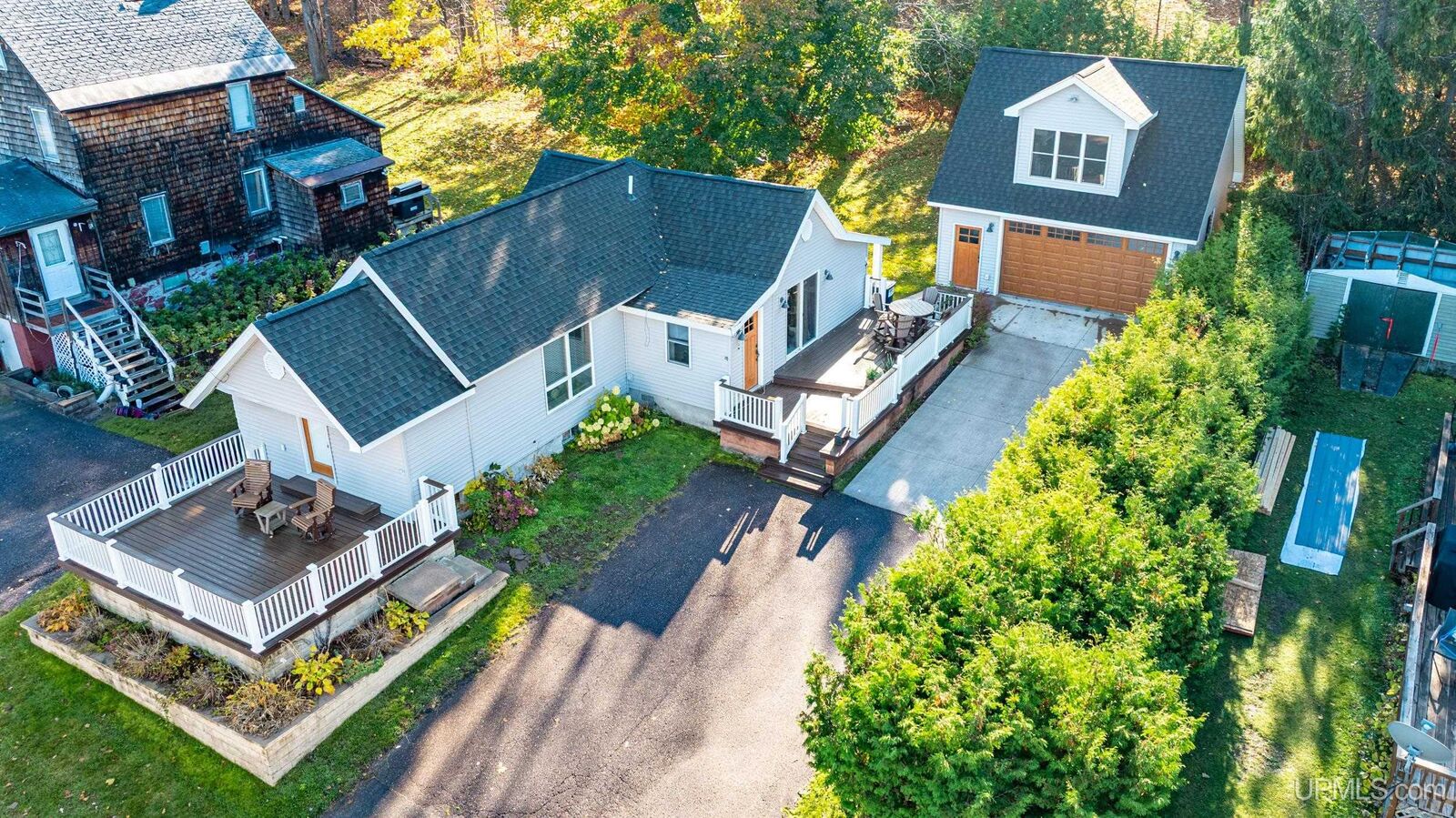 Property Photo: 711 Calverley Avenue MI 49931