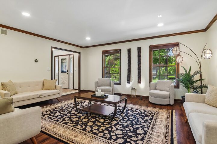 Property Photo:  816 Bonnie Brae Lane  IL 60440 