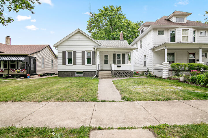 Property Photo:  974 S Washington Avenue  IL 60901 