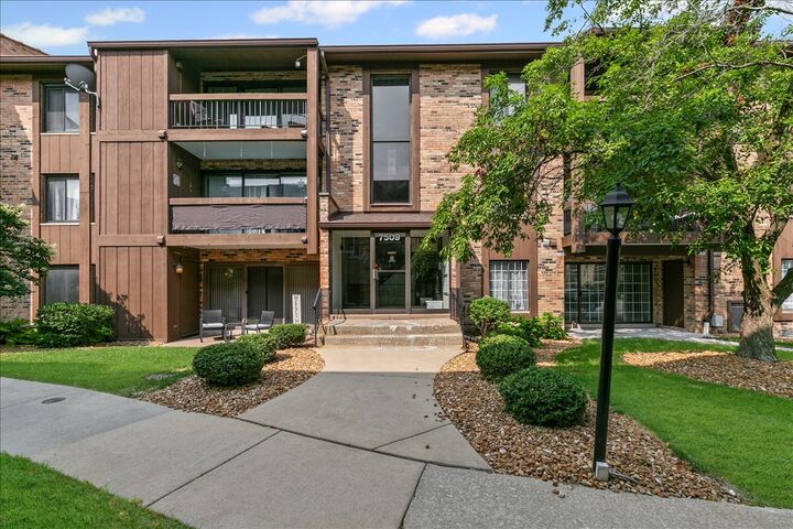 Property Photo:  7509 W 175 Street 232  IL 60477 