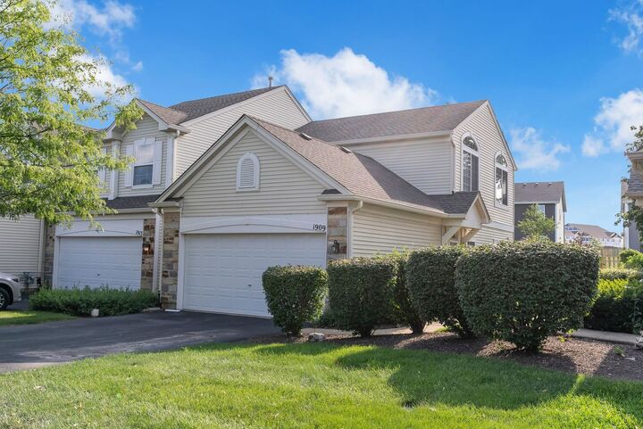 Property Photo: 1909 Misty Ridge Lane 1909 IL 60503