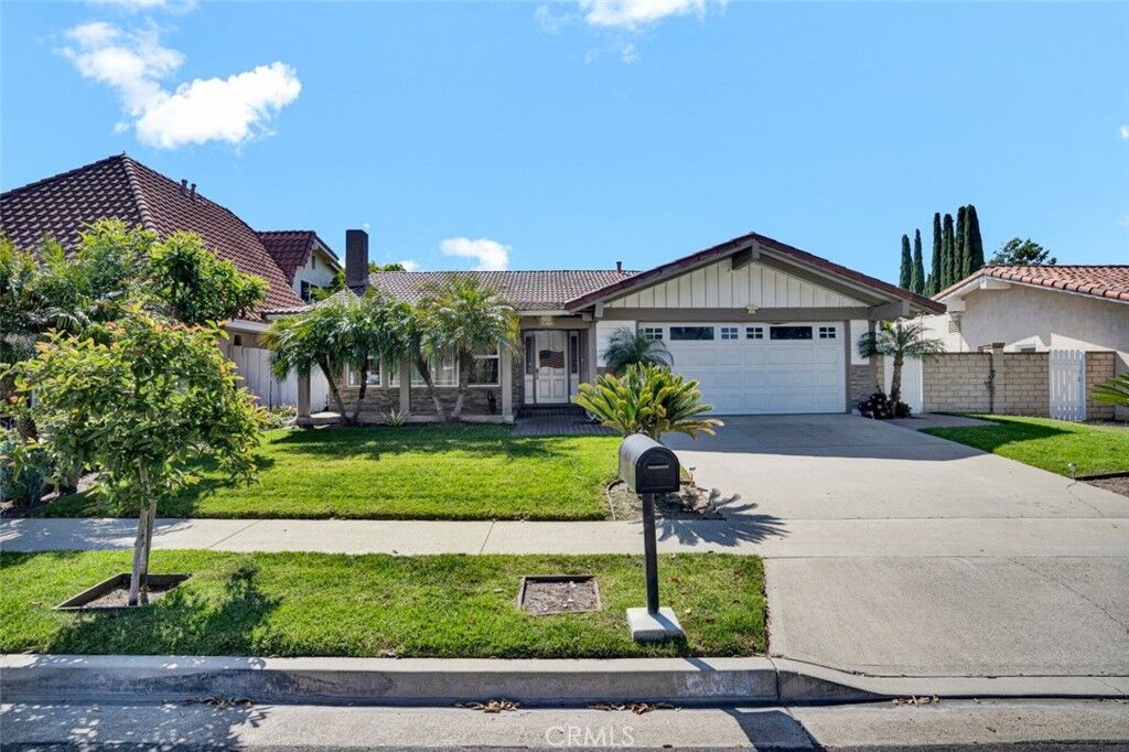 Property Photo:  15442 Eiffel  CA 92604 