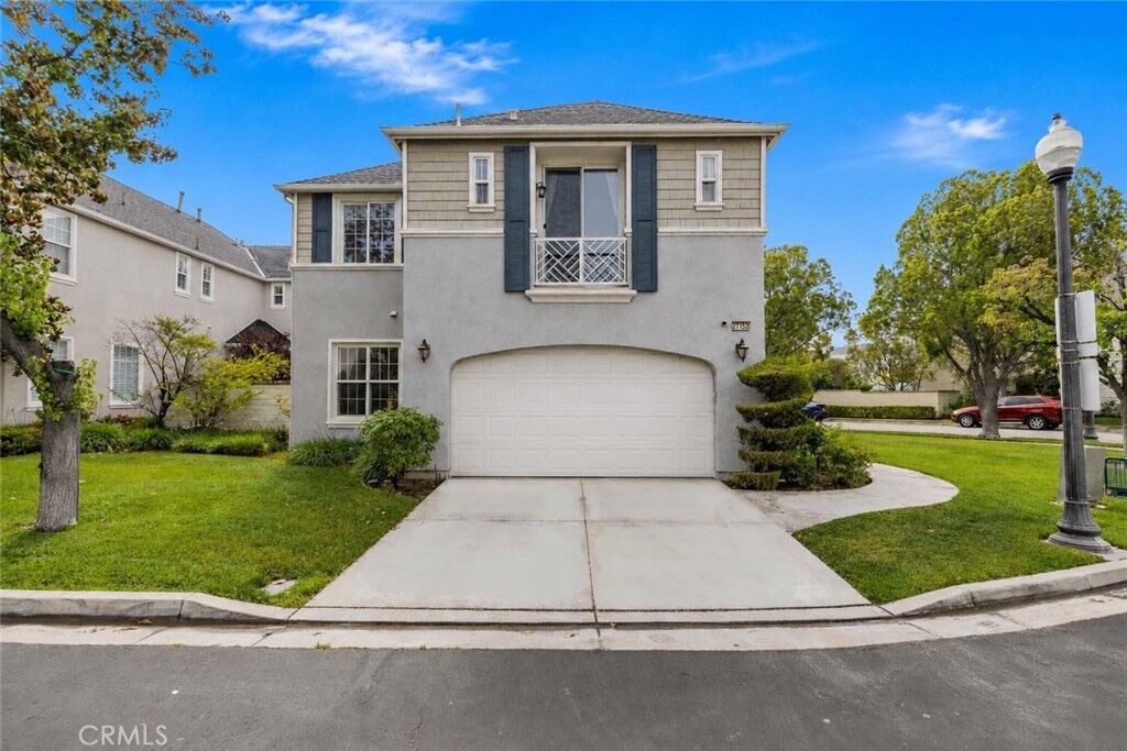 Property Photo: 27152 Mariner Way CA 91355
