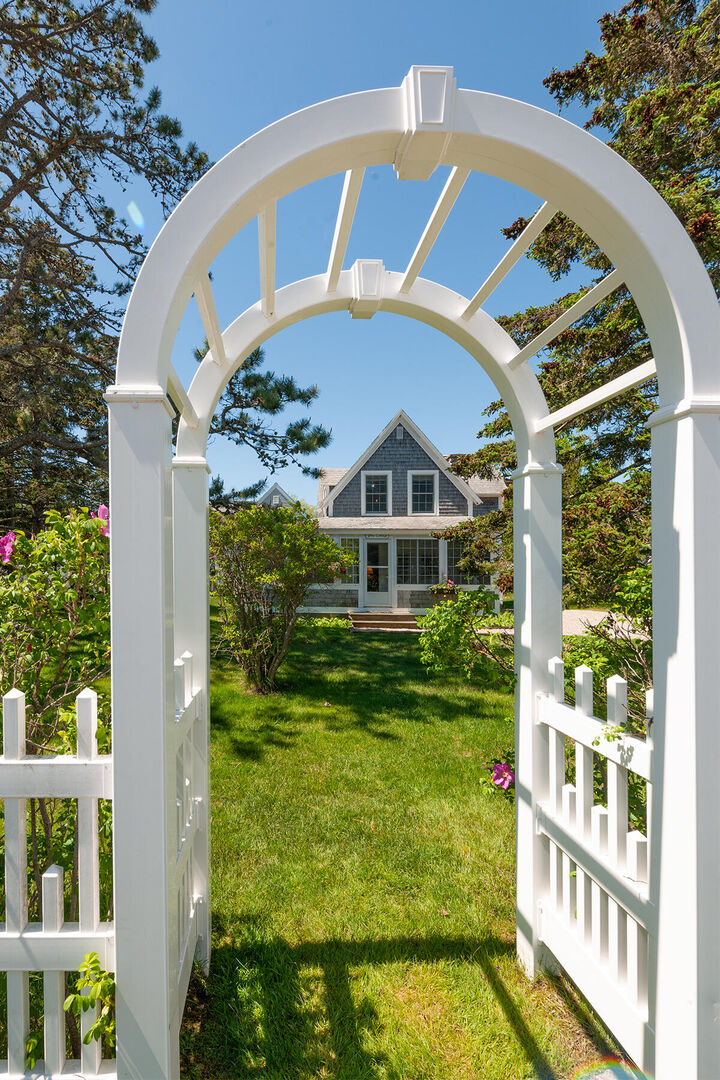Property Photo:  481 Drakes Island Road  ME 04090 