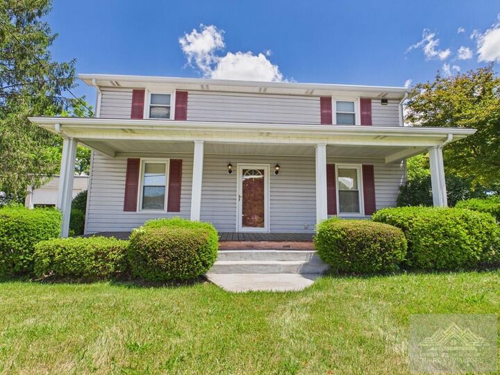 Property Photo: 203 Oakvale Road WV 24740