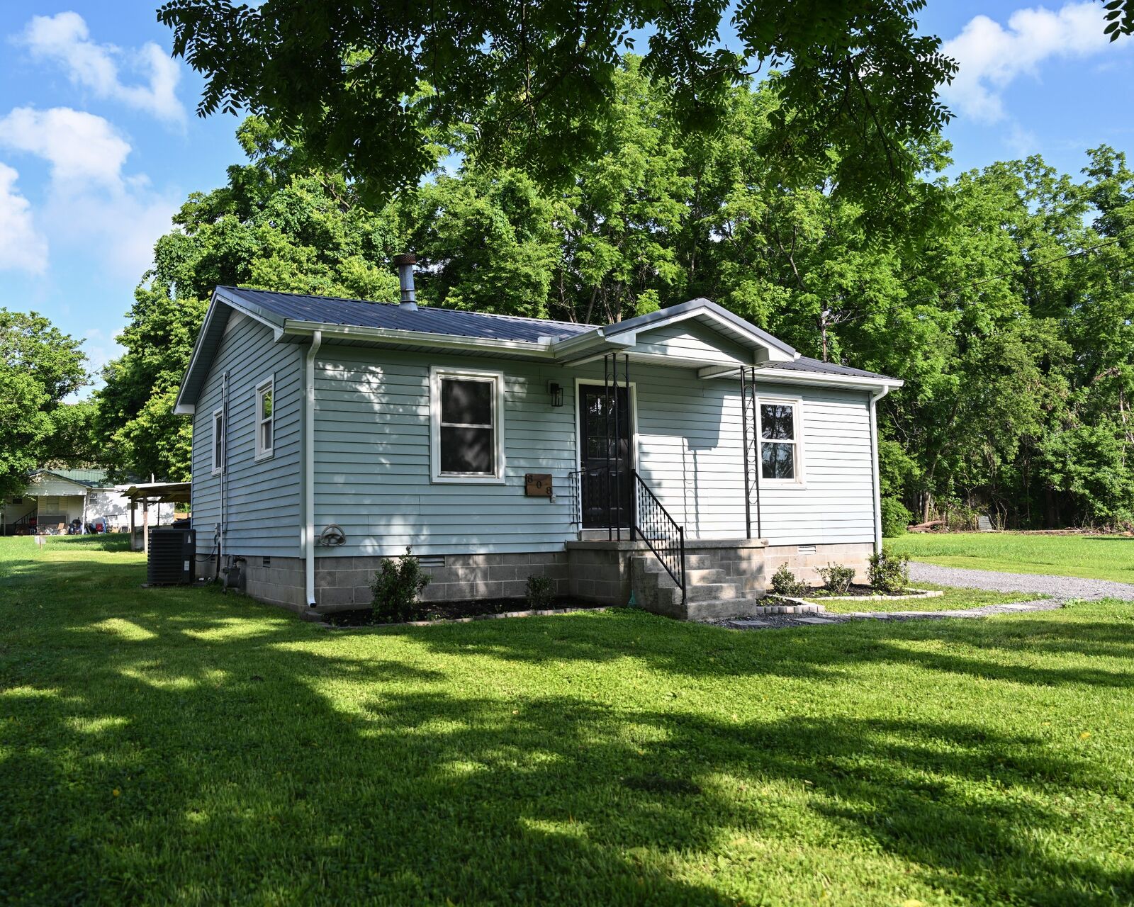 Property Photo:  808 S Franklin St  TN 37388 