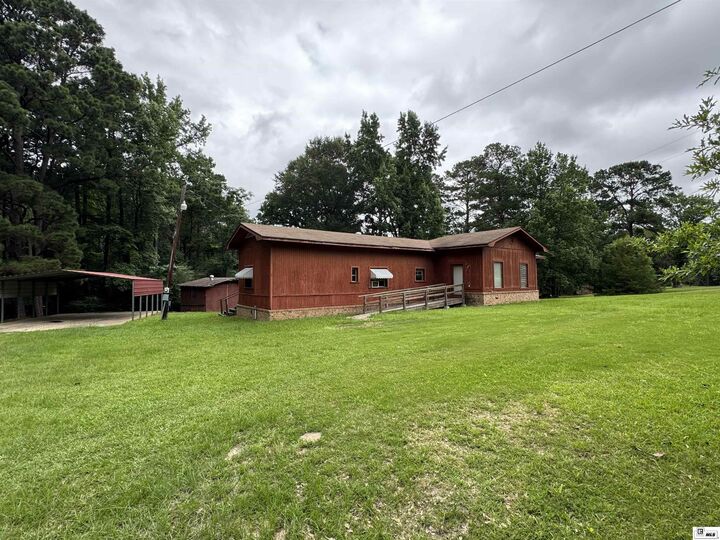 Property Photo: 534 Burgessville Road LA 71270