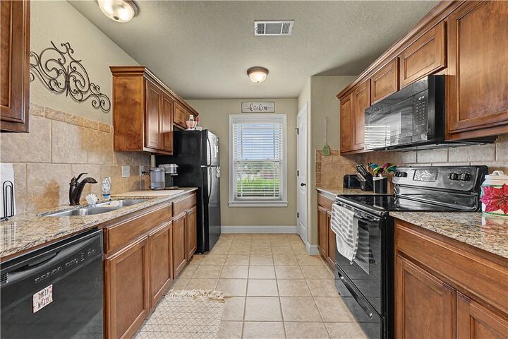 Property Photo: 1103 W Berkeley Avenue AR 72758