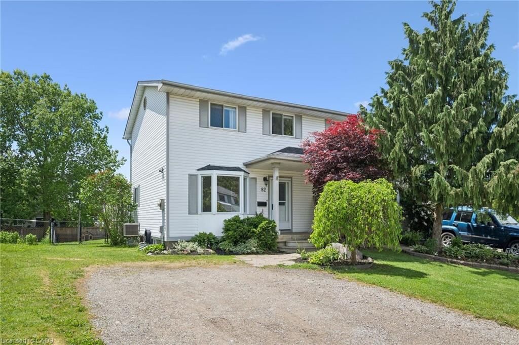 Property Photo:  82 Catherine Street  ON N3A 1Z8 