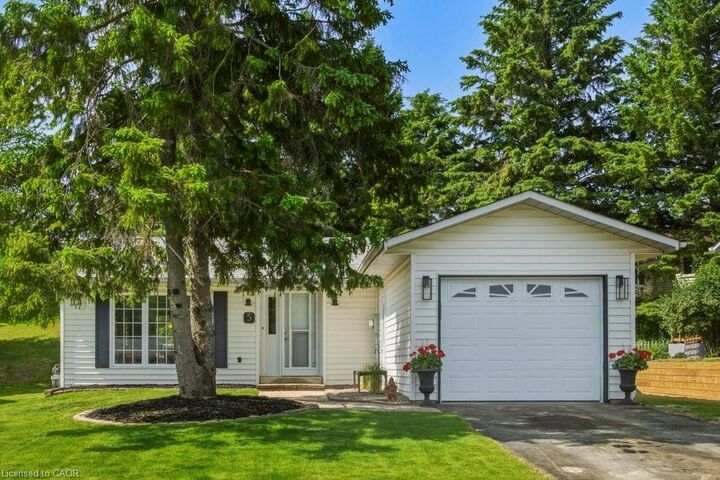 5 Cedar Court — photo 1