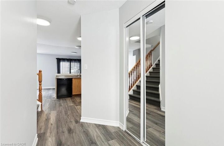 Property Photo:  159 Henhoeffer Crescent  ON N2E 4H2 