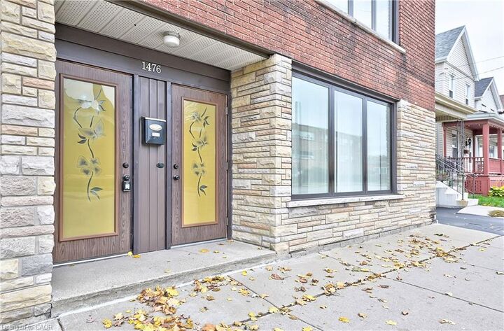 Property Photo:  1476 Barton Street E 2  ON L8H 2W9 