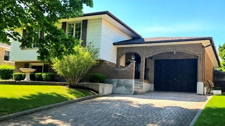 16 Stephens Court — photo 1