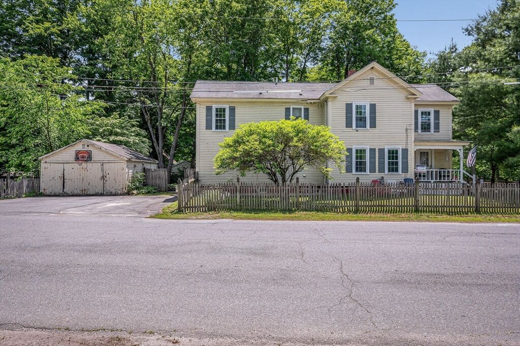 Property Photo:  26 Groton St  MA 01463 