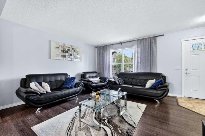 Property Photo: 58 Auburn Crest Green SE AB T3M 0Z2