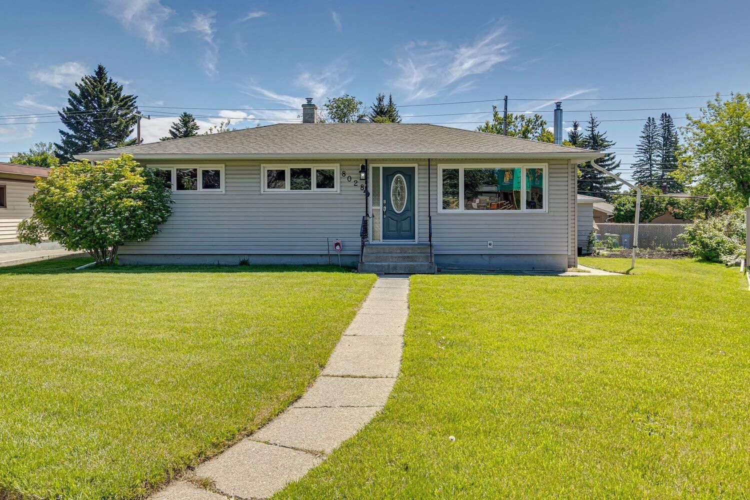 Property Photo:  8028 5 Street SW  AB T2V 1C5 