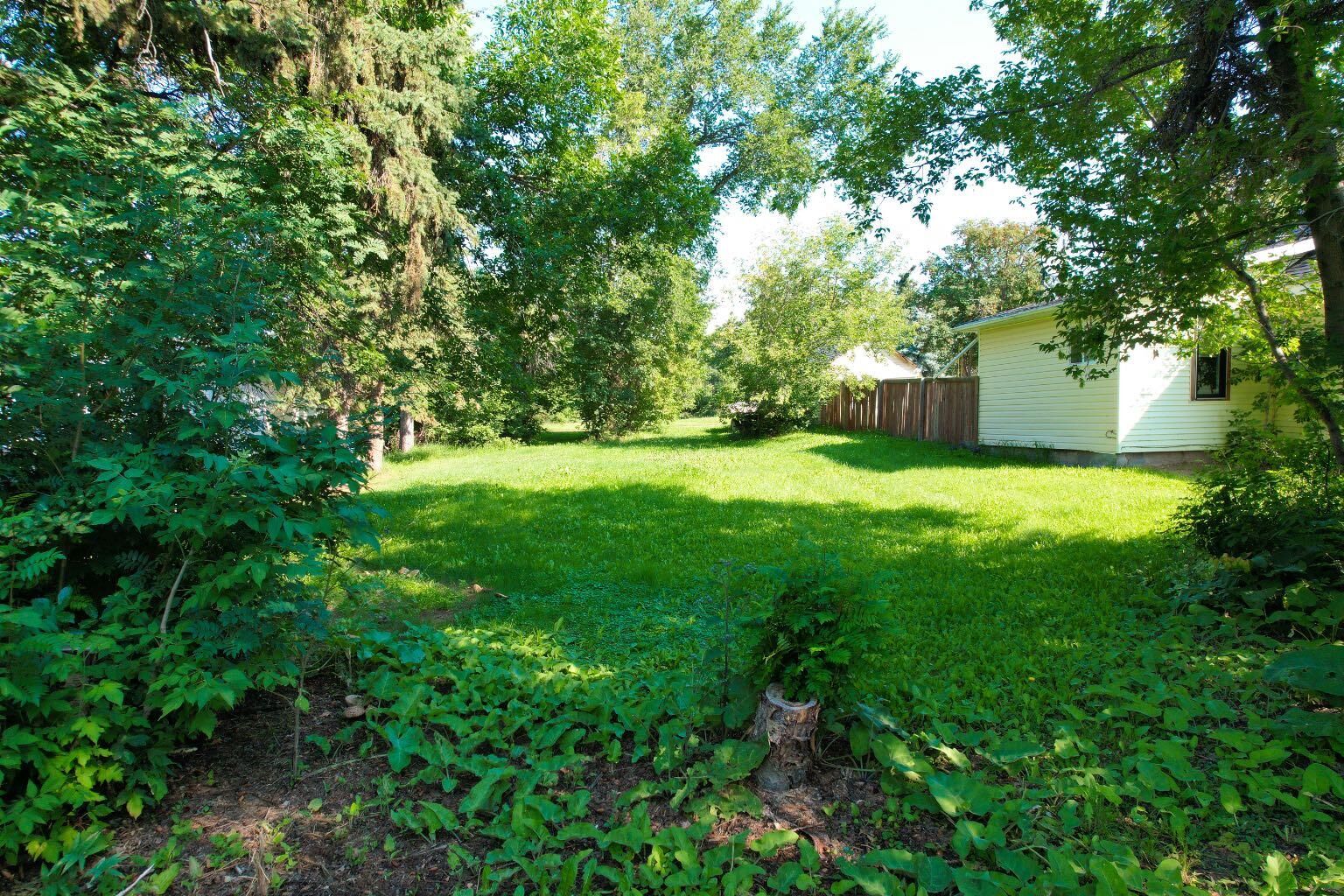 Property Photo: 3208 Olson St AB T0B 1H0