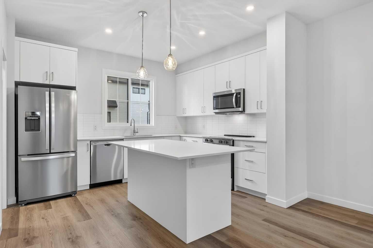 Property Photo:  1750 Rangeview Drive SE 127  AB T3S 0X3 