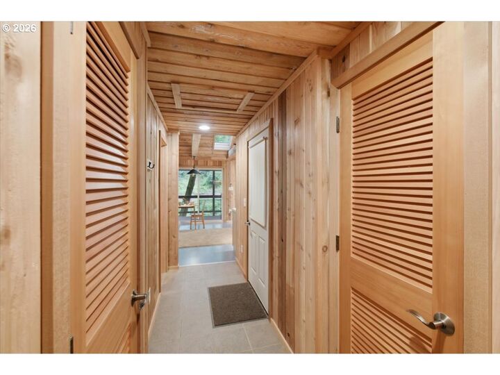 Property Photo: 27059 Cecil Ln OR 97324