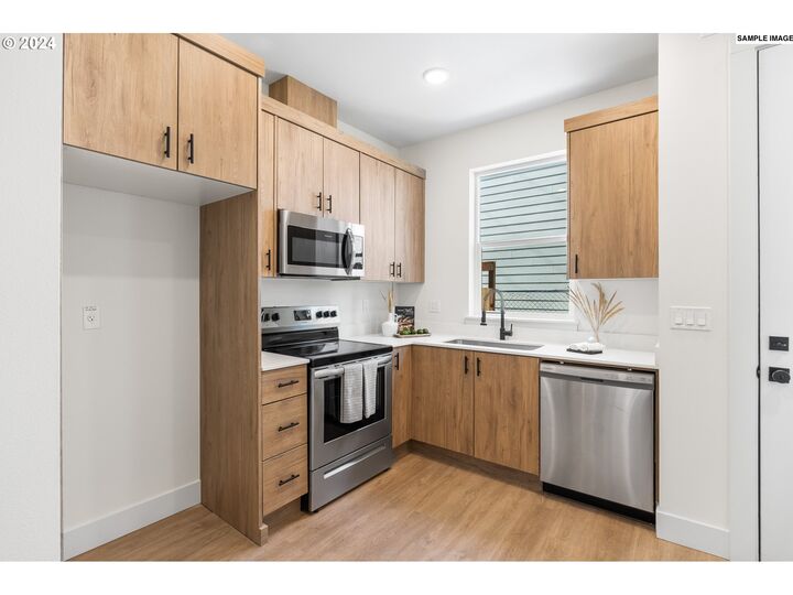 Property Photo: 6649 N Fessenden St OR 97203