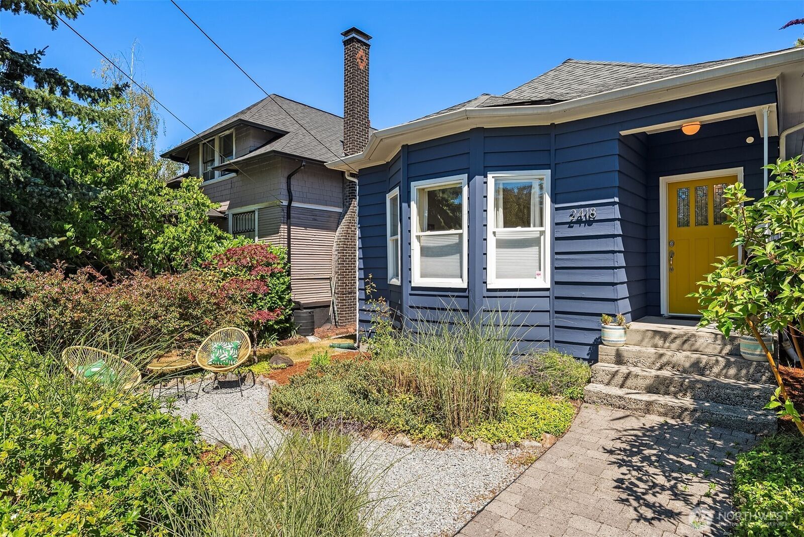 Property Photo: 2418 Queen Anne Avenue N WA 98109