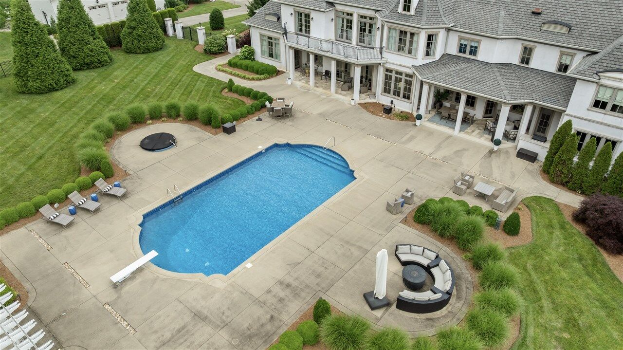 Property Photo:  317 Village Way  KY 42103 
