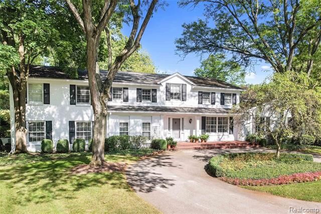 Property Photo:  27220 Willowgreen Court  MI 48025 