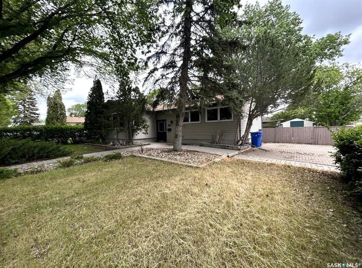 Property Photo: 901 Shannon Road SK S4S 5K3