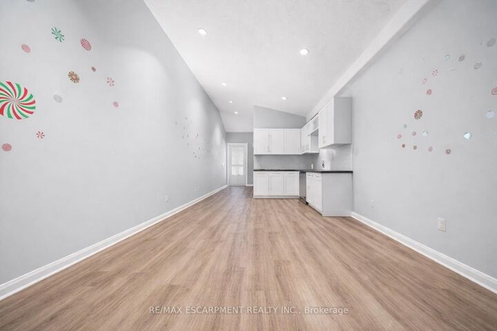 Property Photo: 106 Lottridge Street ON L8L 6T9