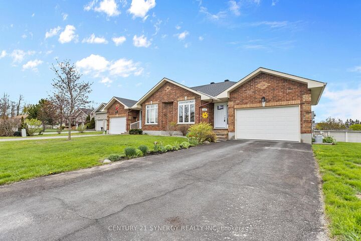 Photo de la propriété:  104 Templeton Court  ON K0G 1J0 