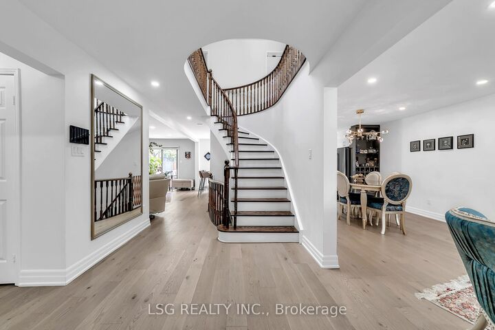 Property Photo: 629 York Hill Boulevard ON L4J 5L9
