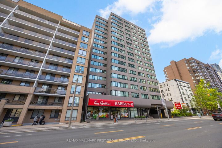 Property Photo: 256 Jarvis Street 12D ON M5B 2J4