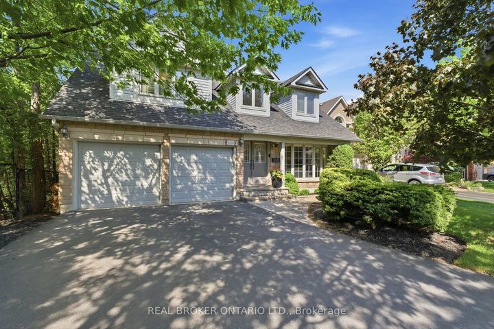 Property Photo: 2205 Shaftesbury Court ON L6H 6C6