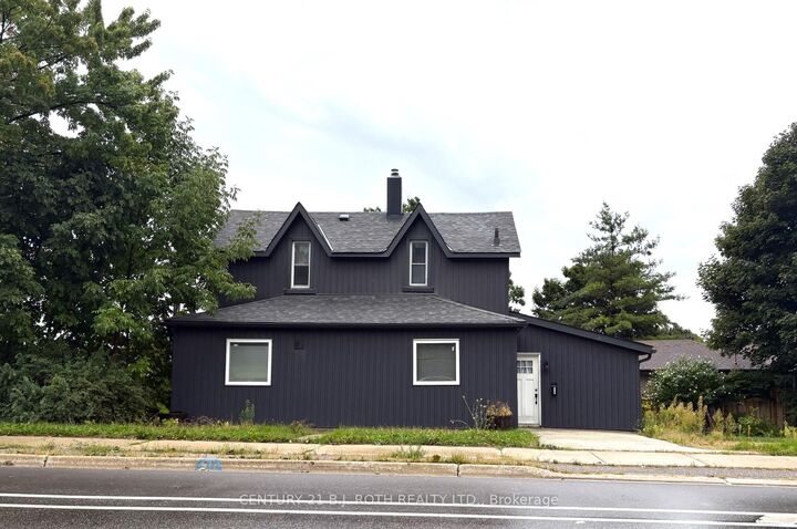 Property Photo: 253 Dunlop Street E ON L4M 1B6