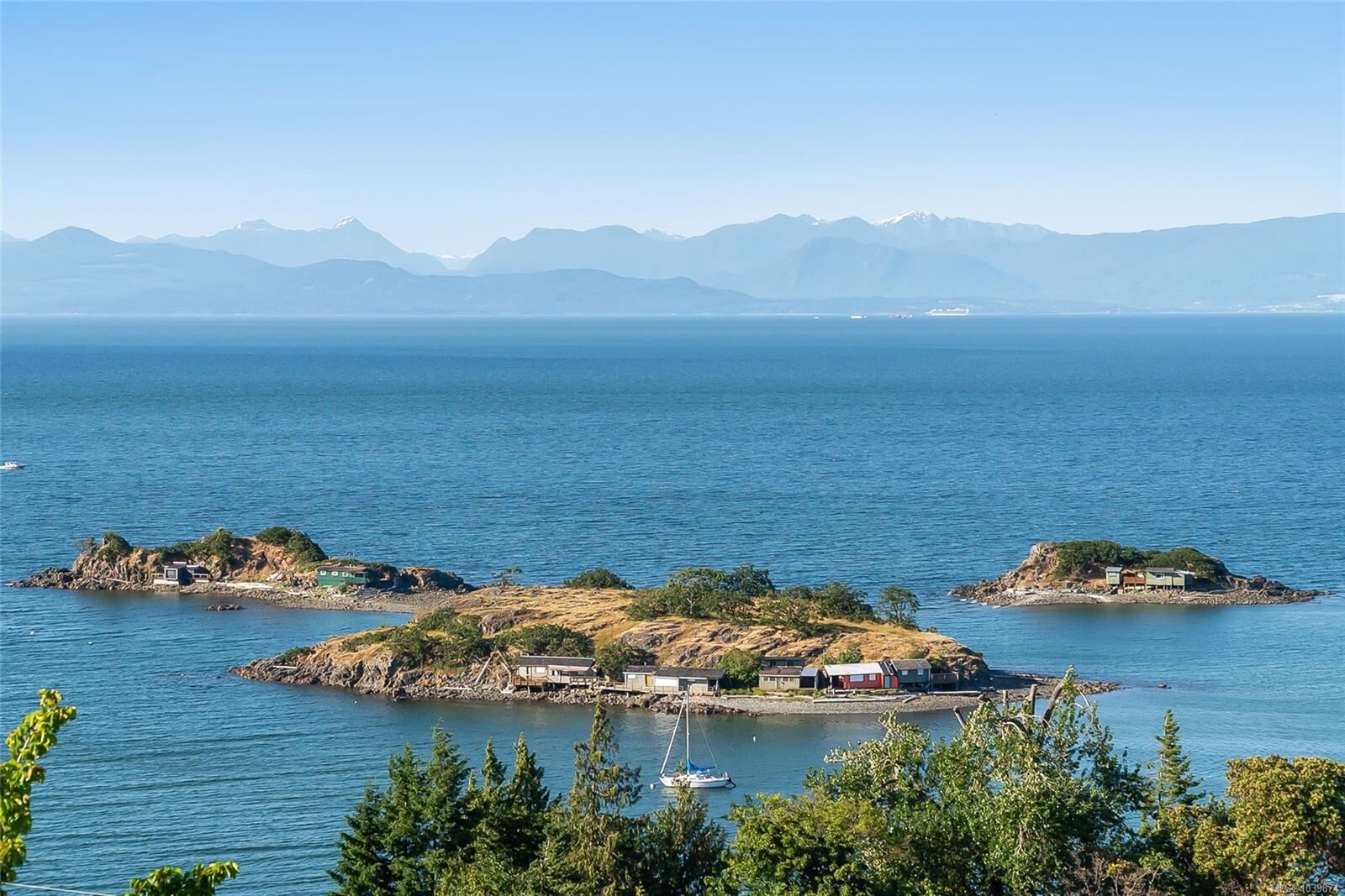 Property Photo: 3796 Sundown Dr BC V9T 4R1
