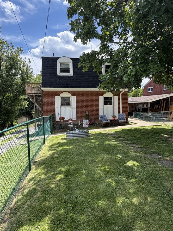Property Photo:  104 1st St  PA 15229 