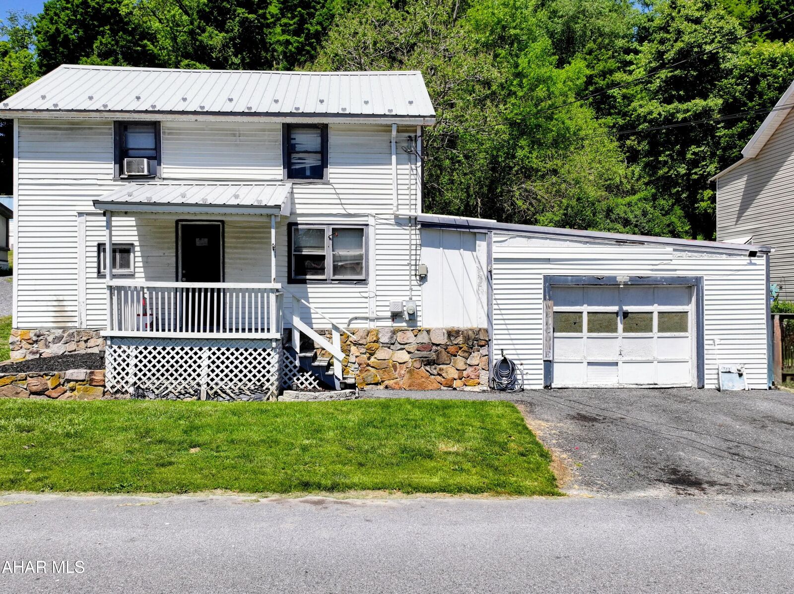 Property Photo: 423 Hollars PA 15537
