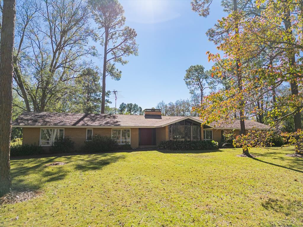 Property Photo: 4912 Holly Hill Road GA 31721