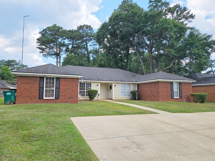 Property Photo:  1615 Whisperwood St  GA 31721 