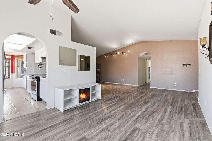 Property Photo:  721 E Brentrup Drive  AZ 85283 