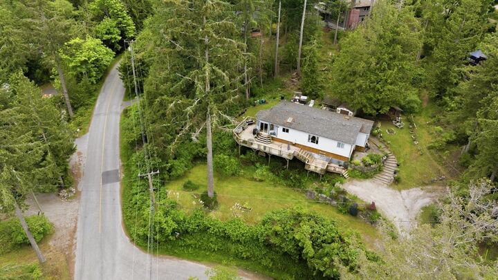 Property Photo: 4580 Rondeview Road BC V0N 2H1