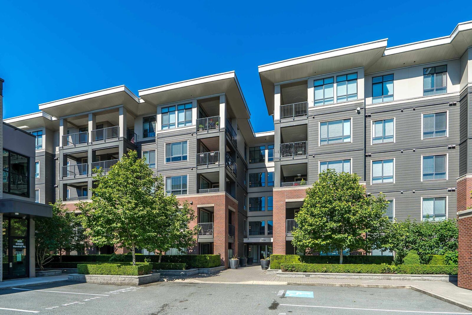 Property Photo: 33540 Mayfair Avenue 502 BC V2S 0J3