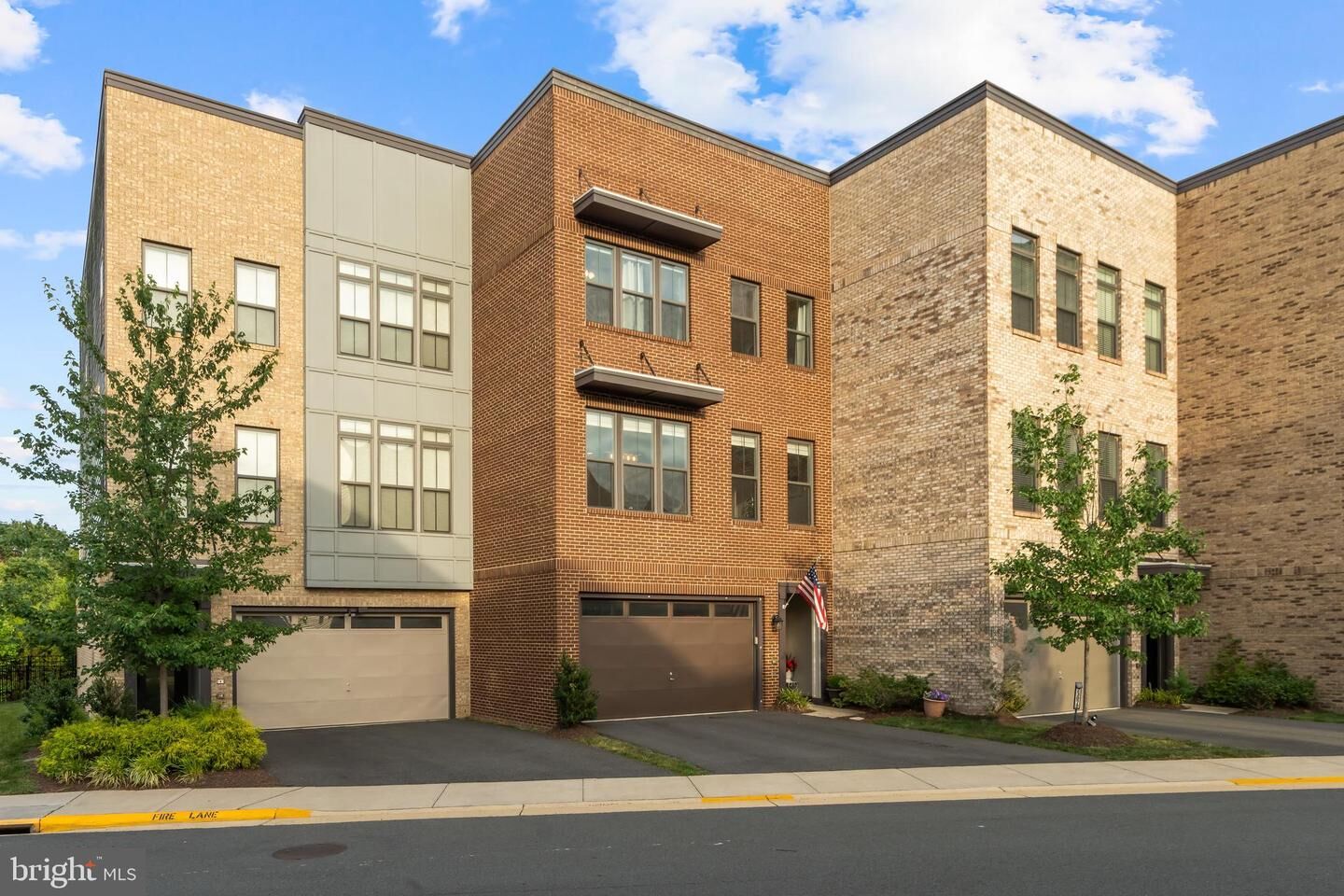 Property Photo: 23072 Sullivans Cove Square VA 20148