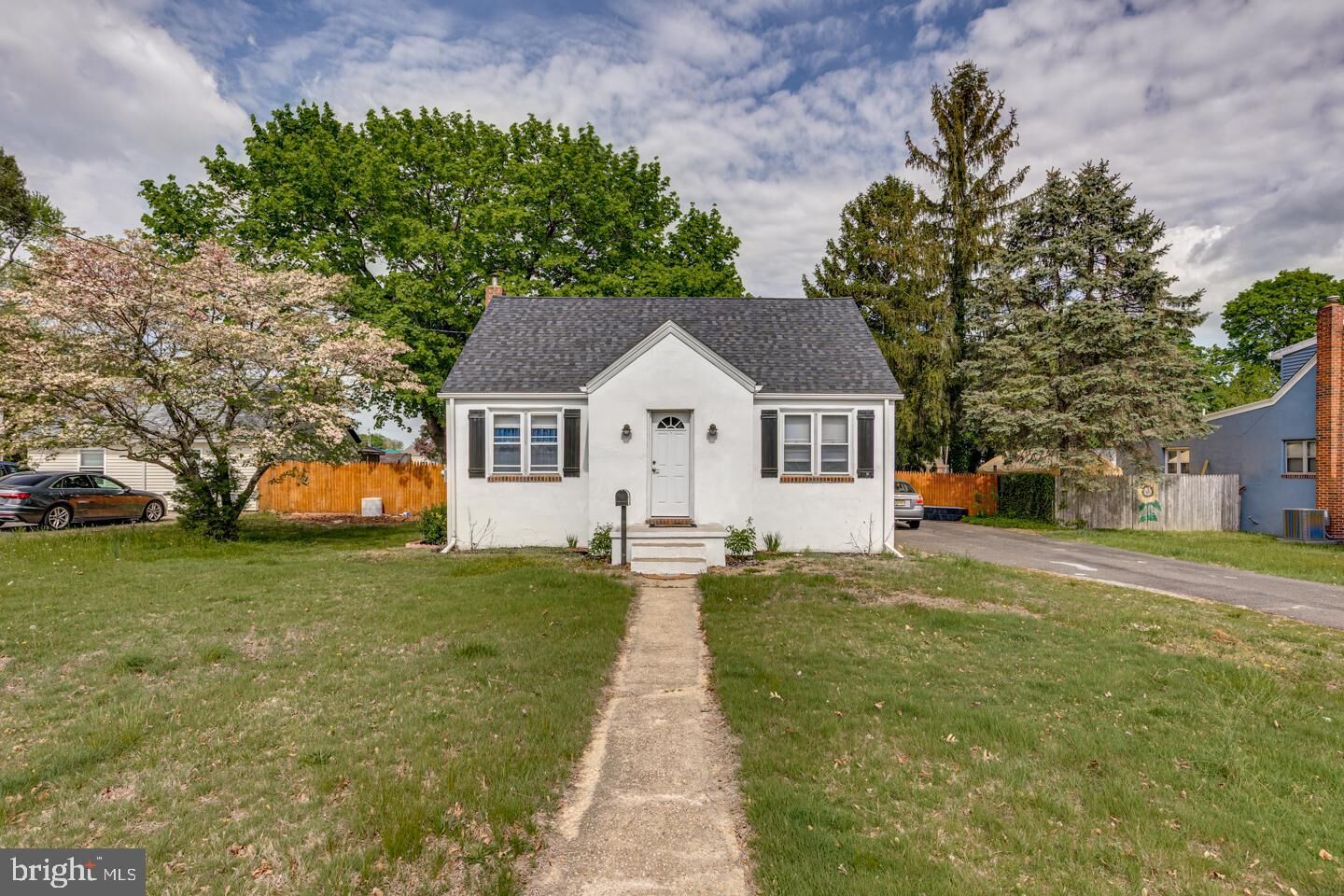 Property Photo:  319 Pine Street  NJ 08094 
