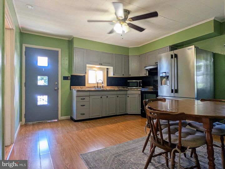Property Photo: 423 Hollars Ext PA 15537