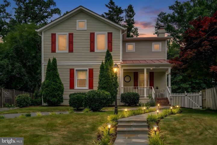 Property Photo:  2249 N Wakefield Street N  VA 22207 