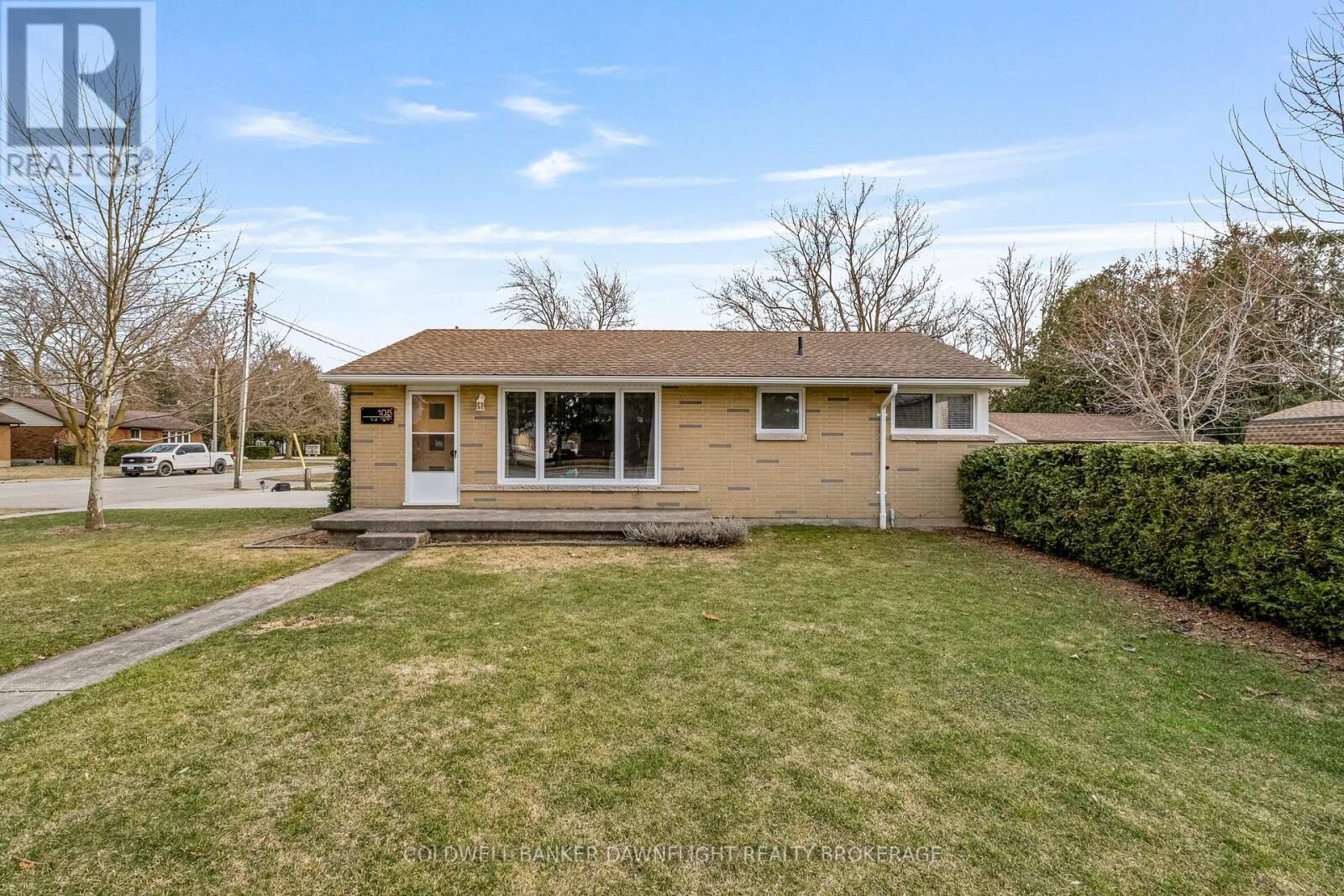 Property Photo: 105 Wellington Street West ON N0M 1S2