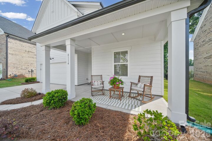 Property Photo: 8114 Franklin Trail Street NC 28227