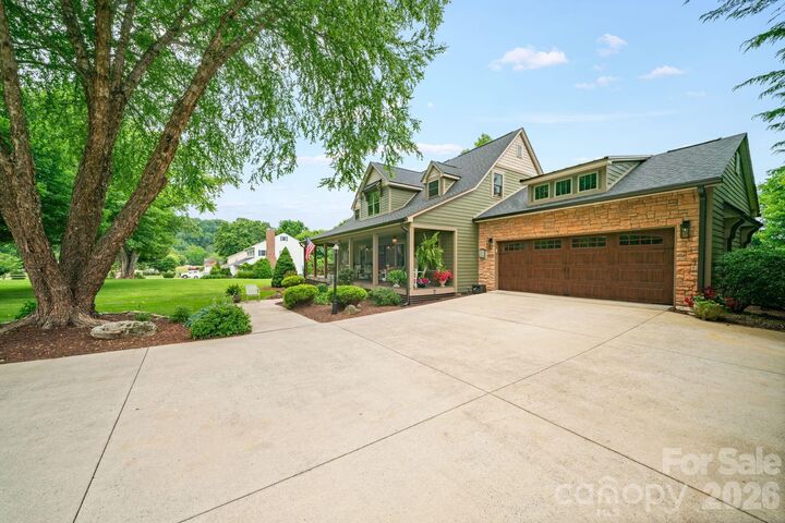 Property Photo: 98 Garden Lane NC 28716