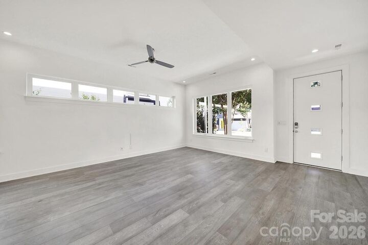 Property Photo:  1243 Realta Drive  NC 28211 